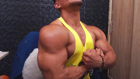 Snapshot of viktorherrera chatting on October 28, 5:04 pm Viktor Herrera online show from October 28, 5:04 pm