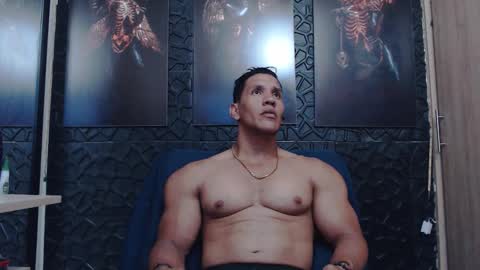 Viktor Herrera online show from March 27, 3:00 am