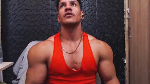 Snapshot of viktorherrera chatting on October 15, 3:08 pm Viktor Herrera online show from October 15, 3:08 pm