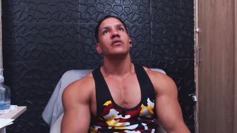 Snapshot of viktorherrera chatting on October 16, 4:48 pm Viktor Herrera online show from October 16, 4:48 pm