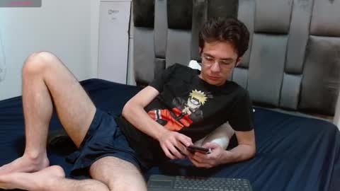 Snapshot of viktornoir chatting on September 18, 9:39 pm viktornoir online show from September 18, 9:39 pm