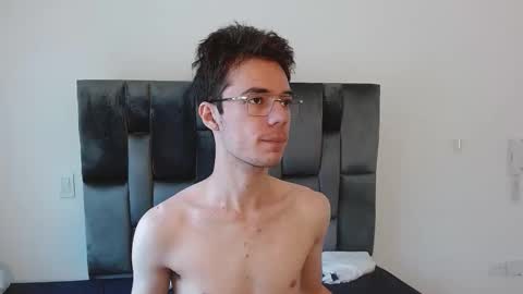 viktornoir online show from November 3, 3:03 pm