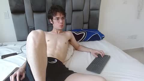 viktornoir online show from October 27, 5:59 pm