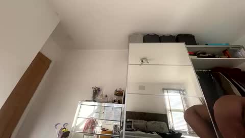 vince_69121 online show from April 2, 3:42 pm