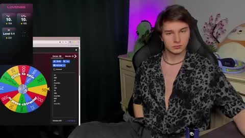 Vincent Strong online show from October 26, 1:24 pm