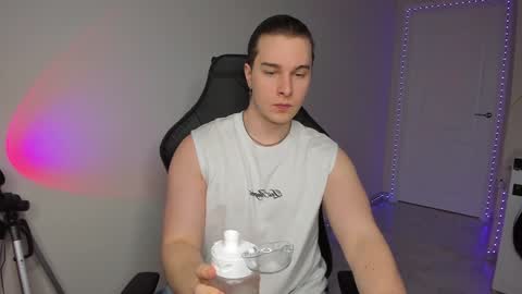 Vincent Strong online show from February 2, 1:19 pm