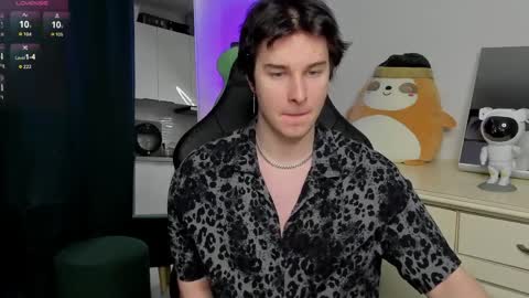 Vincent Strong online show from March 30, 12:39 pm