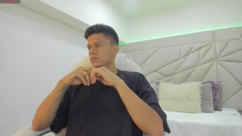 vincent_soo online show from December 7, 10:17 pm