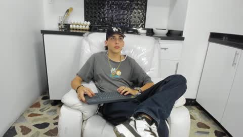 Vincent online show from December 11, 9:44 pm