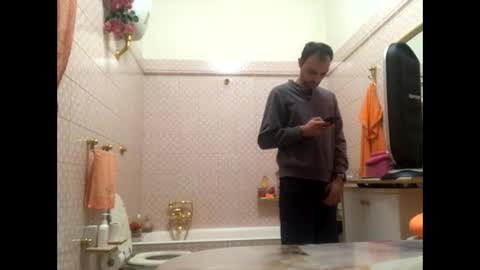 Snapshot of vinmin90 chatting on February 5, 11:39 pm Zenith online show from February 5, 11:39 pm