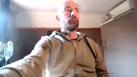 vins online show from March 30, 2:18 pm