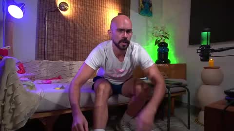 Snapshot of virtualboytvtv chatting on February 13, 12:24 am GARY - Help me reach 300 likes - - My Telegram - online show from February 13, 12:24 am