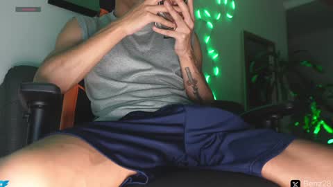 Snapshot of vito_benz chatting on December 6, 12:34 am VITO BENZ online show from December 6, 12:34 am