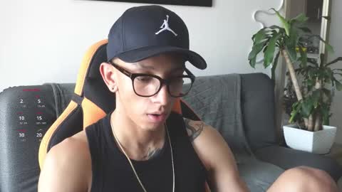 Snapshot of vito_benz chatting on October 29, 1:14 pm VITO BENZ online show from October 29, 1:14 pm