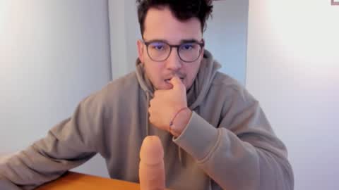 Vito Ferrer online show from October 15, 12:13 pm