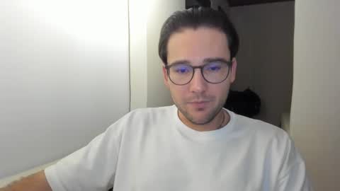 Vito Ferrer online show from March 8, 2:04 am