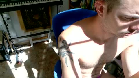 Snapshot of vivid_ether chatting on October 6, 11:59 am Viv online show from October 6, 11:59 am