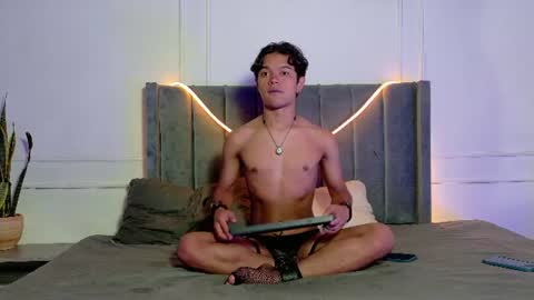 vix_hot online show from June 23, 12:31 pm
