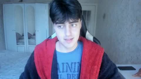 Snapshot of vlad1605 chatting on October 7, 9:35 am Martin online show from October 7, 9:35 am