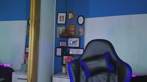 Snapshot of vladhellsing4 chatting on September 18, 2:41 pm Vlad online show from September 18, 2:41 pm