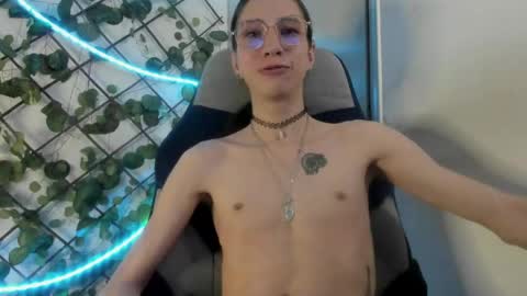 vodkadelulo online show from April 27, 9:39 am