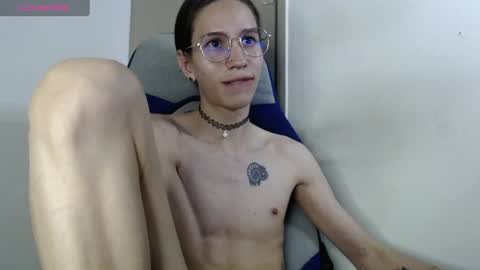 vodkadelulo online show from June 11, 8:45 am