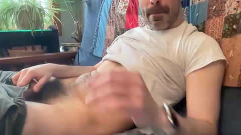 renots online show from February 24, 6:52 pm