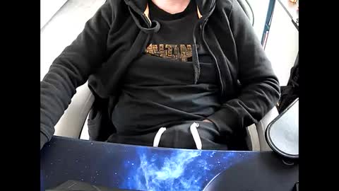 Snapshot of vonele chatting on October 13, 12:44 pm Vonn online show from October 13, 12:44 pm