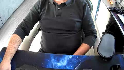 Snapshot of vonele chatting on October 17, 1:04 pm Vonn online show from October 17, 1:04 pm