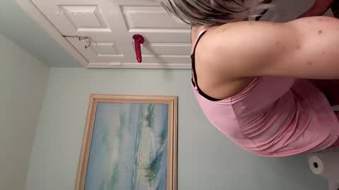 vonmeow777 online show from March 26, 11:53 pm