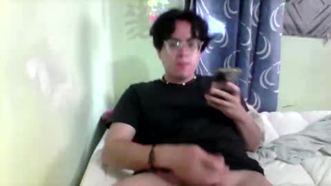 waifu_lov3r online show from April 8, 7:33 pm