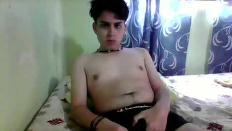 waifu_lov3r online show from December 6, 7:12 pm