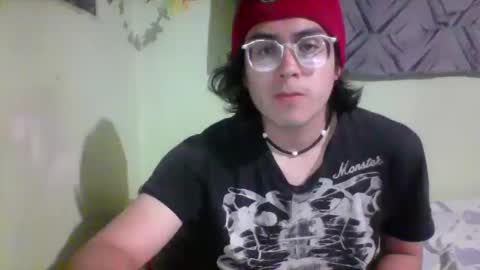 waifu_lov3r online show from September 13, 7:42 am