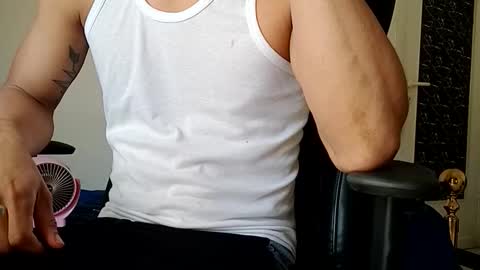 Snapshot of wali170097 chatting on October 29, 10:51 am ghhhgh online show from October 29, 10:51 am