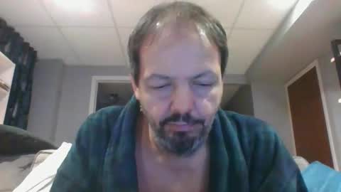 walker033 online show from December 4, 5:03 am