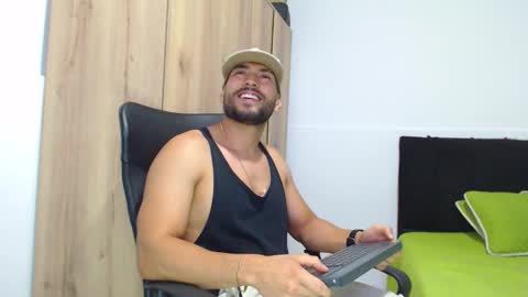 WALTER BROWN  online show from November 29, 7:38 pm