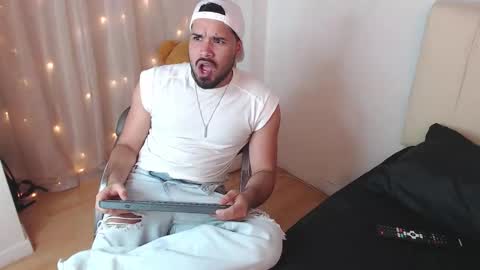 walter_rivers online show from February 5, 12:56 pm