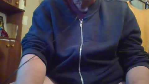 Snapshot of wanky357 chatting on October 8, 8:24 pm Tibo357 online show from October 8, 8:24 pm