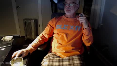 Snapshot of wasted_daze_ chatting on January 25, 2:15 am wasted_daze_ online show from January 25, 2:15 am