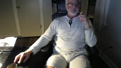 Snapshot of wasted_daze_ chatting on December 18, 1:15 am wasted_daze_ online show from December 18, 1:15 am