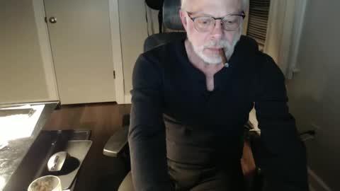 Snapshot of wasted_daze_ chatting on December 9, 3:40 am wasted_daze_ online show from December 9, 3:40 am