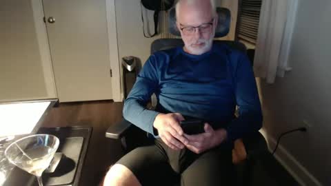 Snapshot of wasted_daze_ chatting on December 4, 11:24 pm wasted_daze_ online show from December 4, 11:24 pm