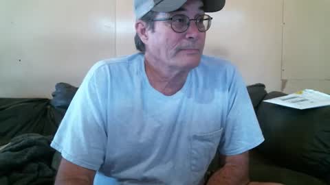 Snapshot of wbfarm chatting on October 13, 8:48 pm WB Farm online show from October 13, 8:48 pm