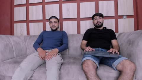Jhonny Dick  his neighbors. online show from December 12, 1:39 pm