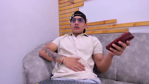 Snapshot of web_gammer_ chatting on September 23, 7:24 pm Jhonny Dick his neighbors. online show from September 23, 7:24 pm