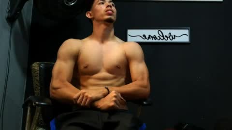 wesley_77 online show from May 5, 11:27 pm