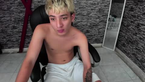 Snapshot of wesley_boy chatting on October 11, 10:58 pm Wesley Boy online show from October 11, 10:58 pm