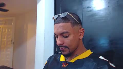 Wesley Rogger online show from October 14, 10:28 pm