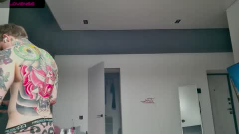 Snapshot of white_king999 chatting on October 17, 2:48 am Max online show from October 17, 2:48 am