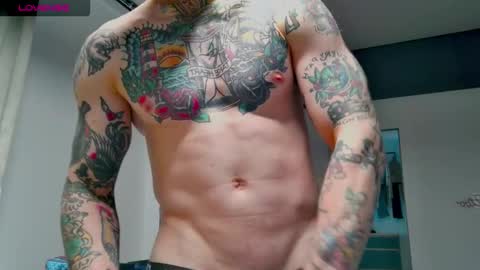 Snapshot of white_king999 chatting on October 21, 12:19 pm Max online show from October 21, 12:19 pm